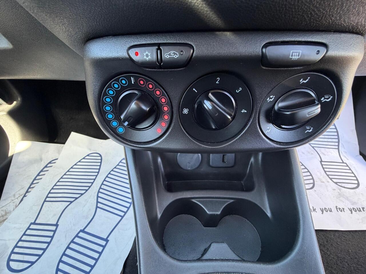 Vauxhall Corsa photo 13