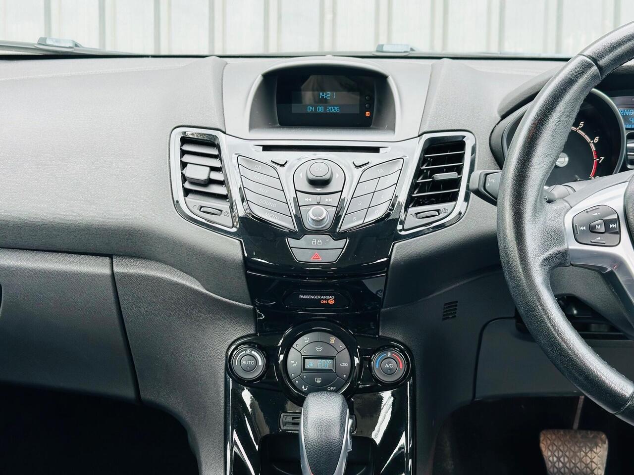 Ford Fiesta photo 13