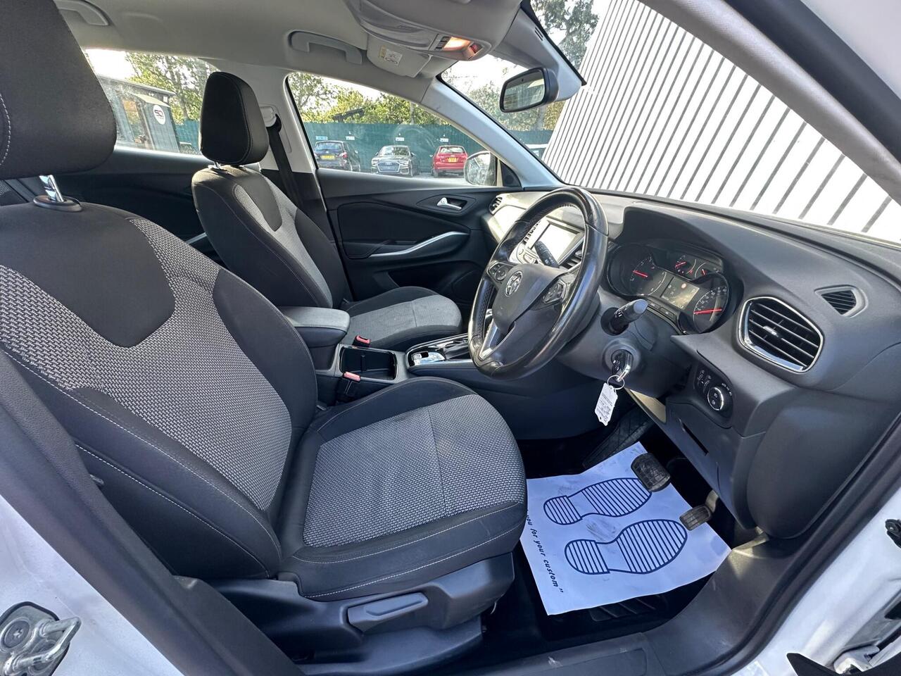 Vauxhall Grandland X photo 9