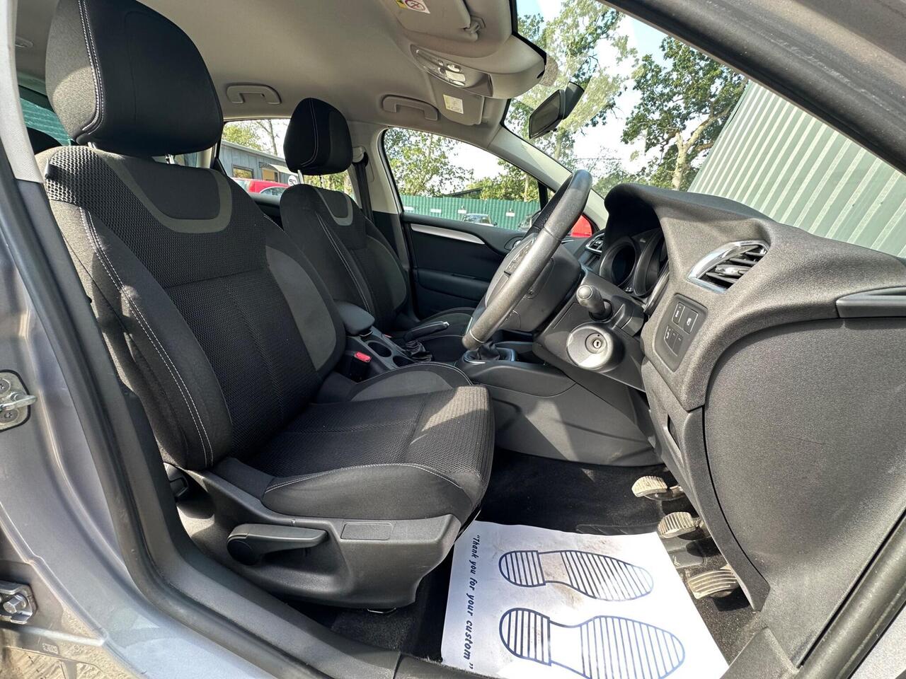 Citroen C4 photo 16
