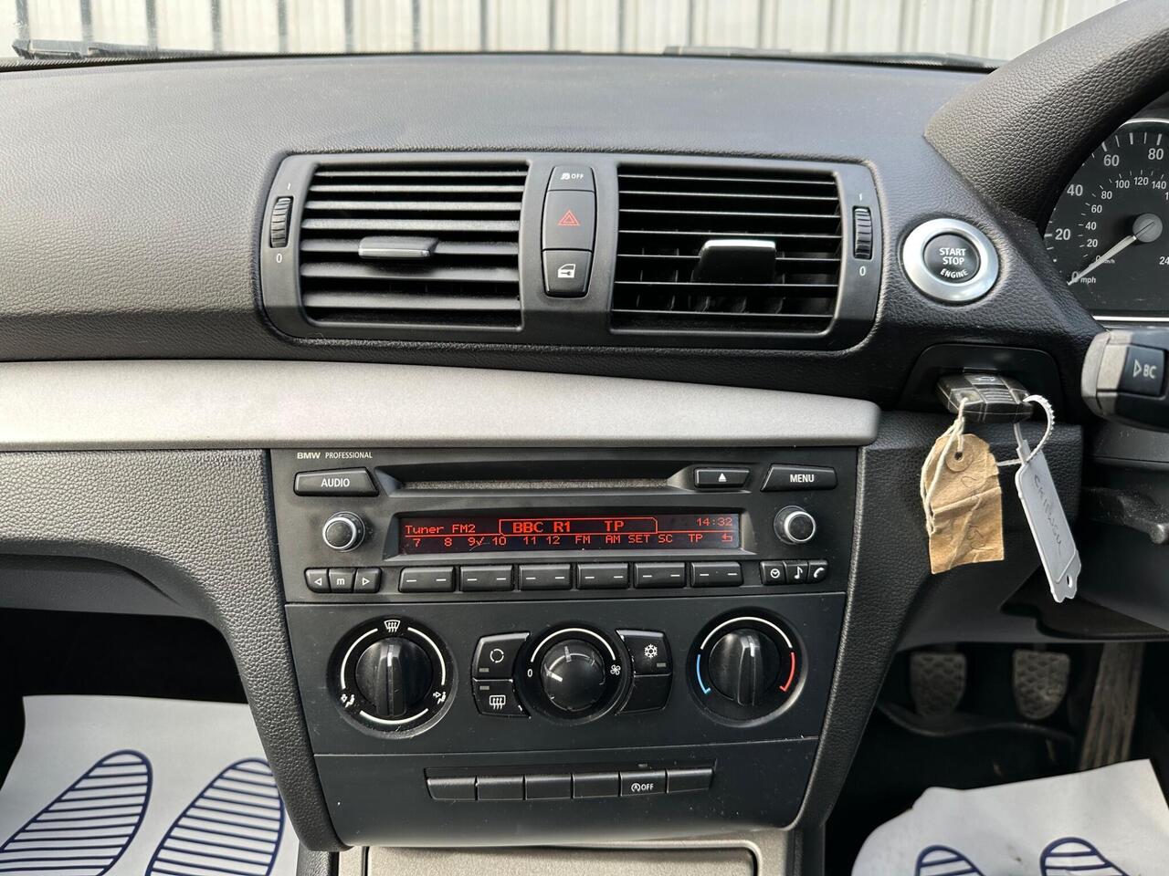 BMW 1 Series photo 16