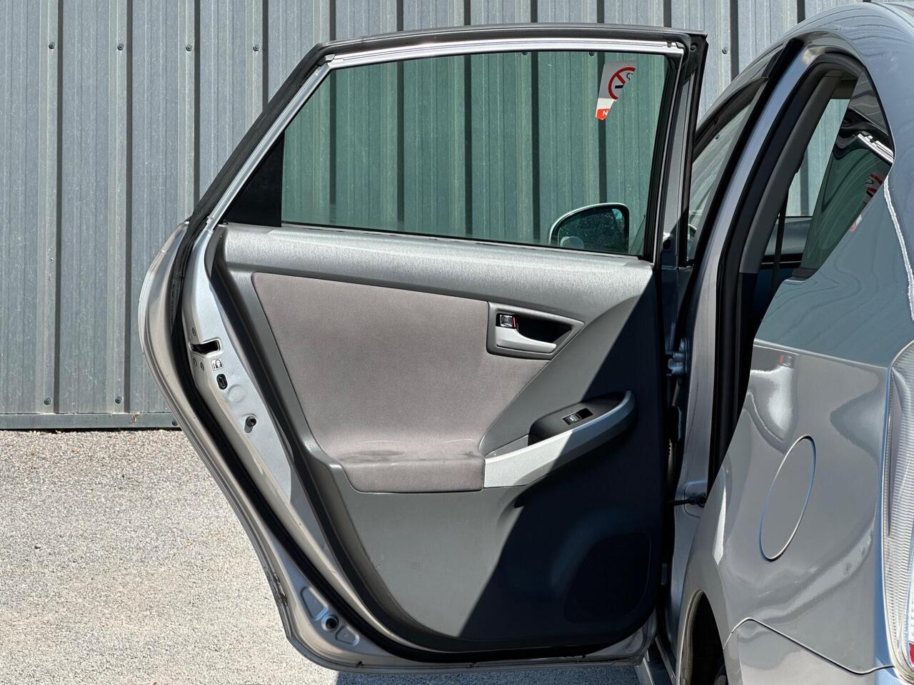 Toyota Prius photo 31