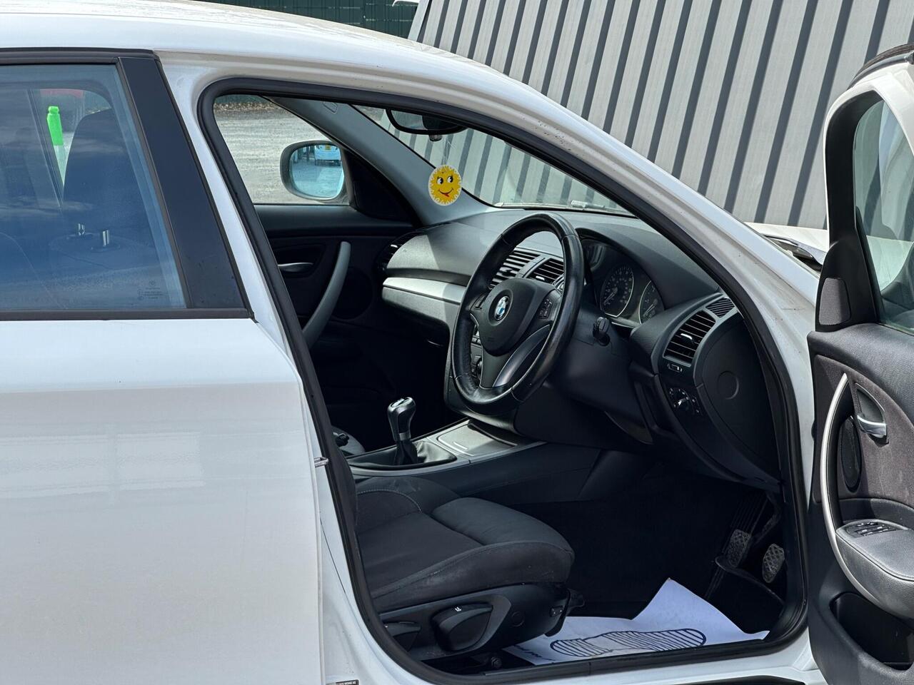 BMW 1 Series photo 24