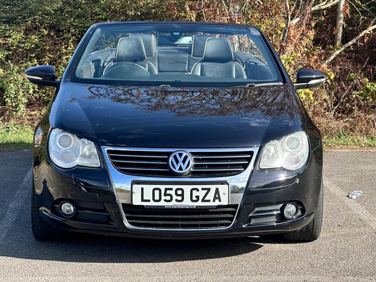 Volkswagen Eos 2.0 TSI Individual Cabriolet DSG Euro 5 2dr photo 2