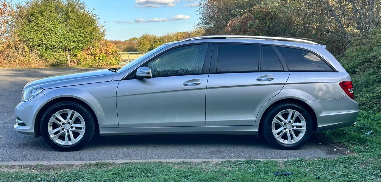 Mercedes-Benz C Class 1.6 C180 Executive SE (Premium Plus) G-Tronic+ Euro 6 (s/s) 5dr photo 4
