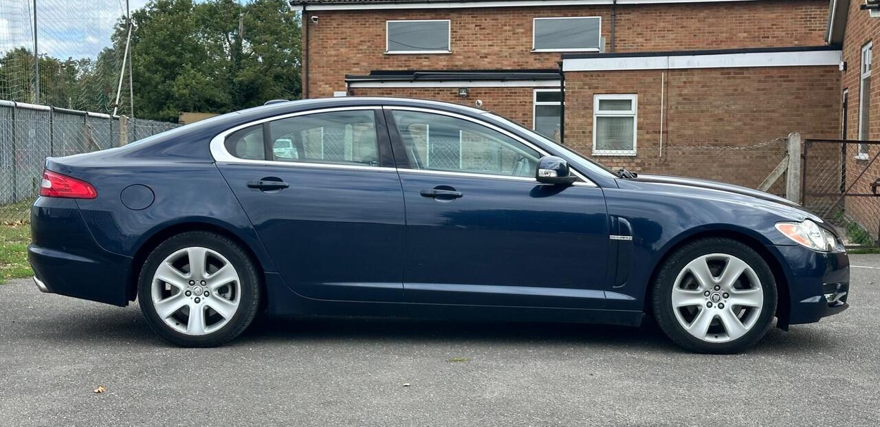 Jaguar XF 2.7d V6 Premium Luxury Auto Euro 4 4dr photo 8