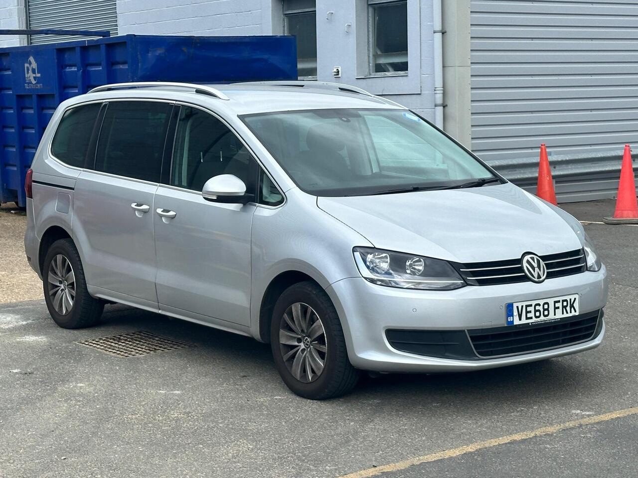 Volkswagen Sharan 2.0 TDI SE Nav DSG Euro 6 (s/s) 5dr photo 8