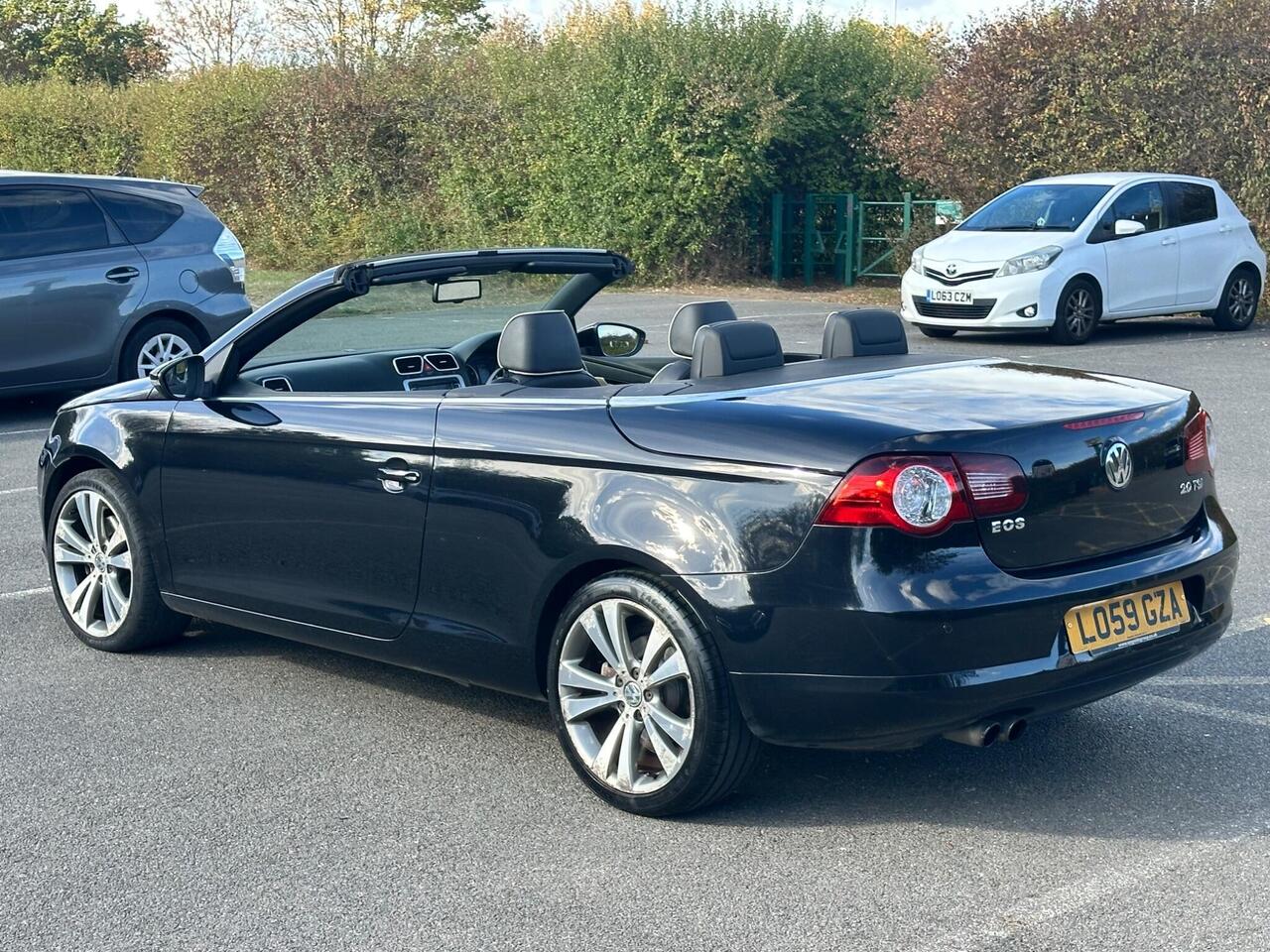 Volkswagen Eos 2.0 TSI Individual Cabriolet DSG Euro 5 2dr photo 5
