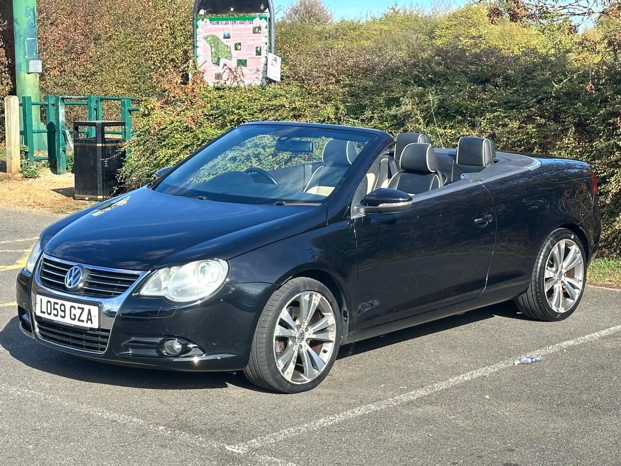 Volkswagen Eos 2.0 TSI Individual Cabriolet DSG Euro 5 2dr photo 3