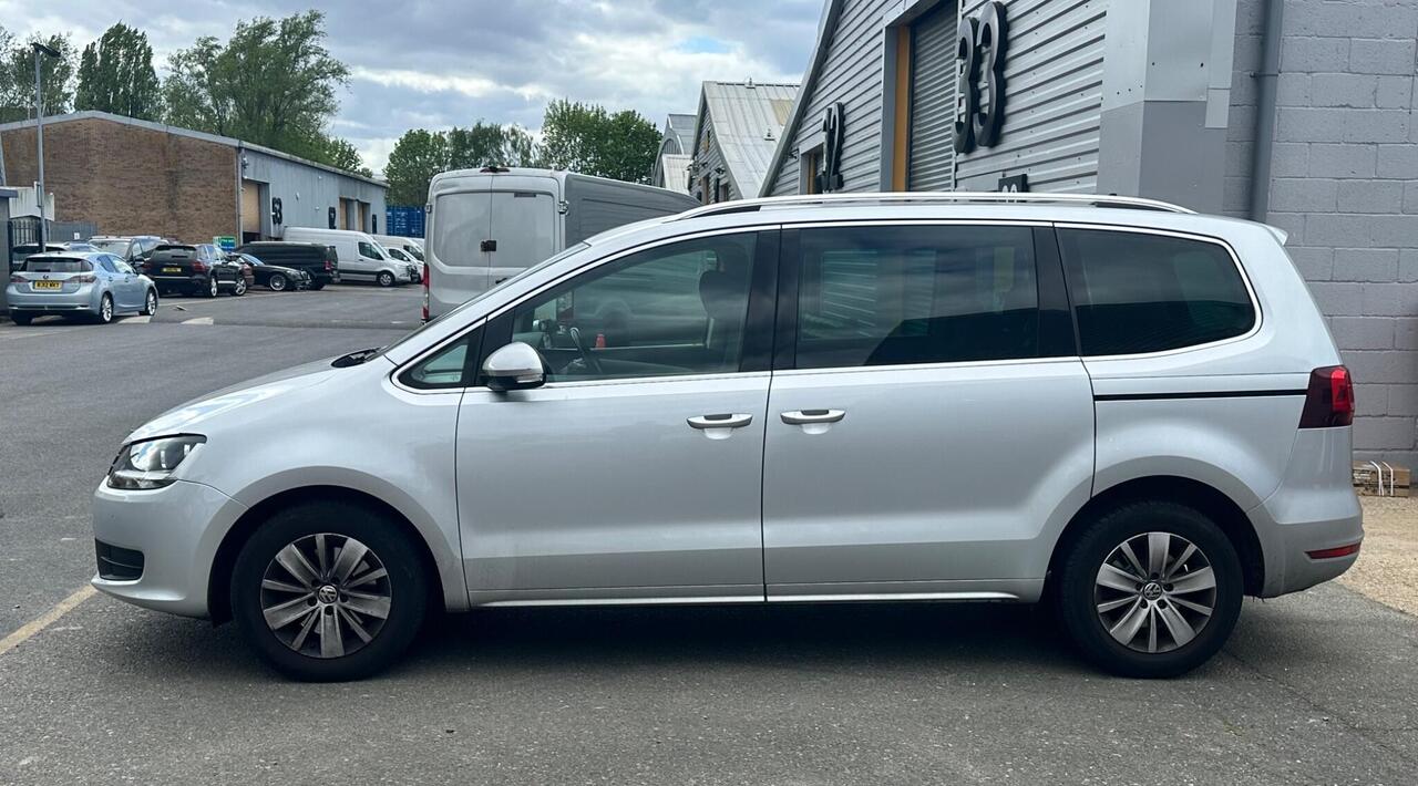 Volkswagen Sharan 2.0 TDI SE Nav DSG Euro 6 (s/s) 5dr photo 7