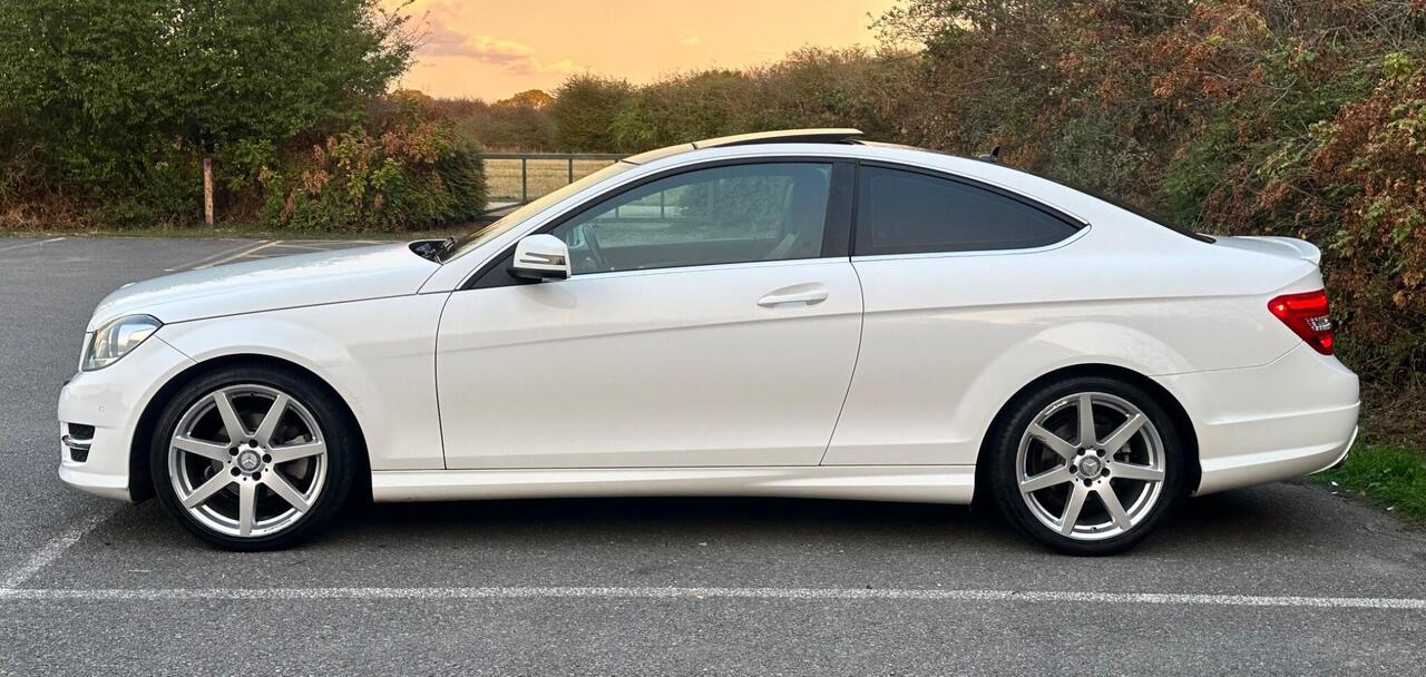 Mercedes-Benz C Class 1.6 C180 AMG Sport Edition G-Tronic+ Euro 6 (s/s) 2dr photo 4