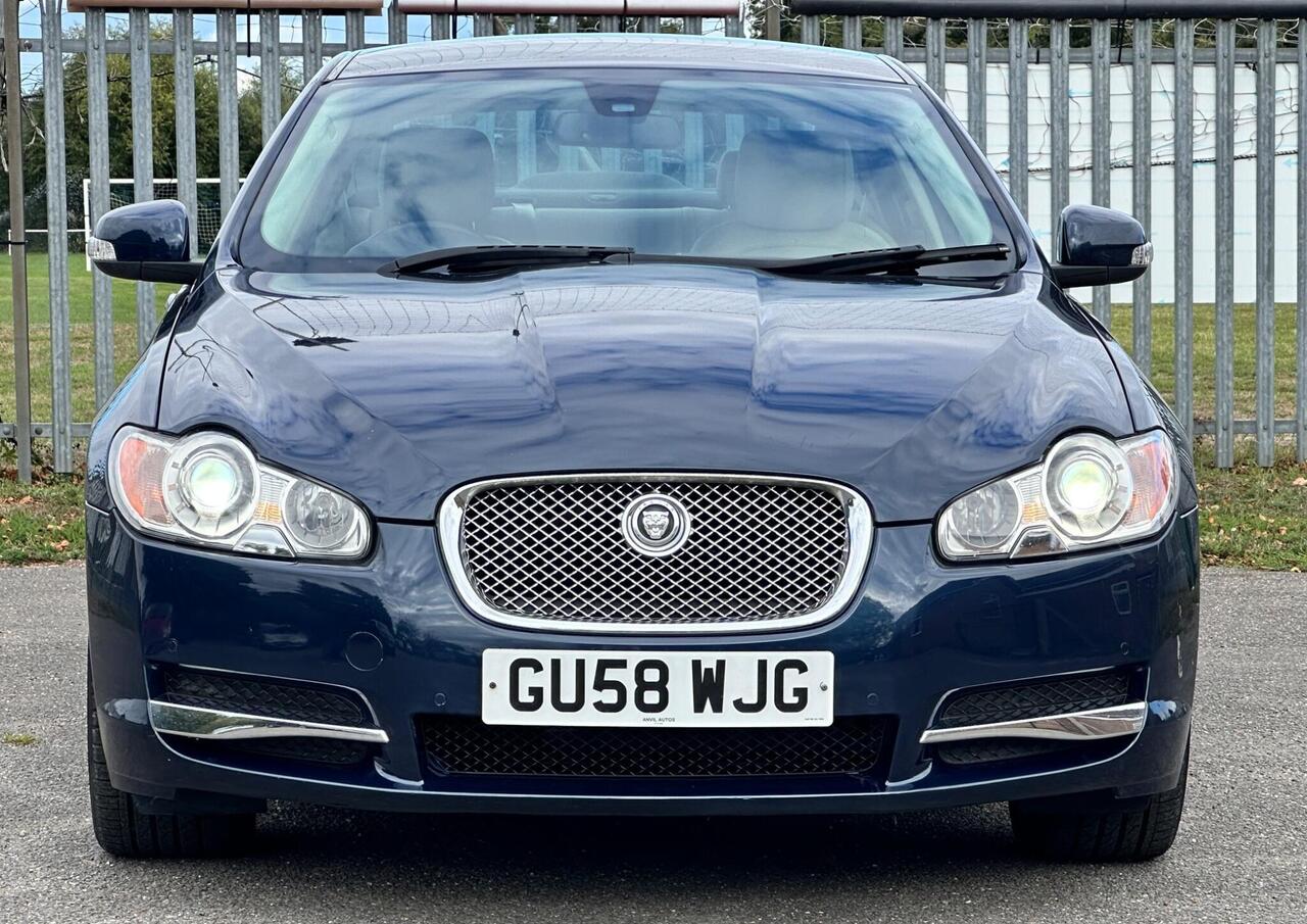 Jaguar XF 2.7d V6 Premium Luxury Auto Euro 4 4dr photo 2