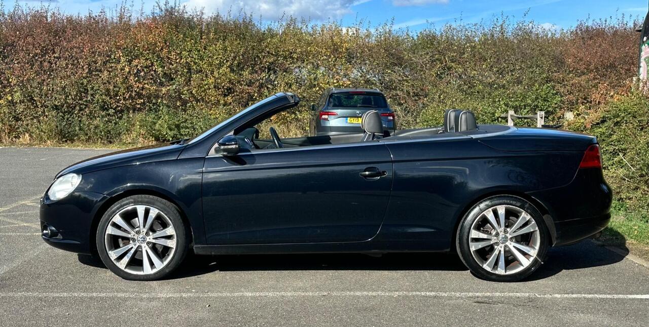 Volkswagen Eos 2.0 TSI Individual Cabriolet DSG Euro 5 2dr photo 4