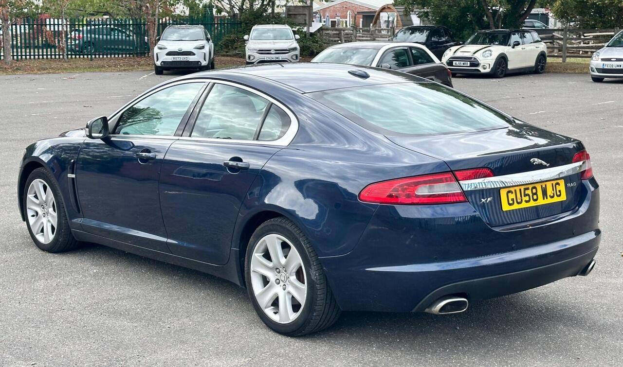 Jaguar XF 2.7d V6 Premium Luxury Auto Euro 4 4dr photo 5