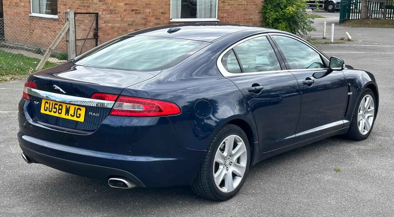 Jaguar XF 2.7d V6 Premium Luxury Auto Euro 4 4dr photo 7