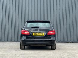 Mercedes-Benz B Class photo