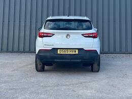 Vauxhall Grandland X photo