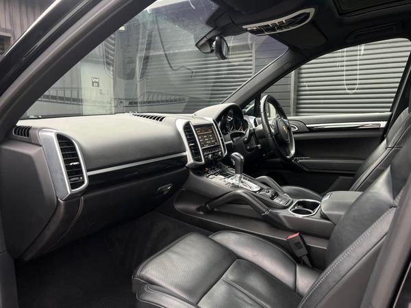 Porsche Cayenne 3.0 TD V6 Tiptronic 4WD Euro 5 (s/s) 5dr - Image 3