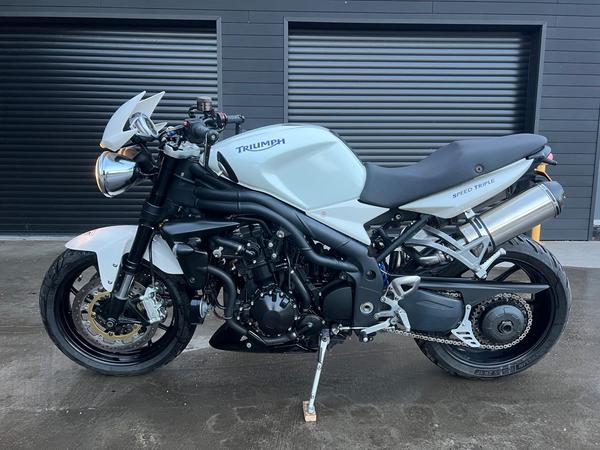 Triumph Speed Triple 1050 1050 - Image 2