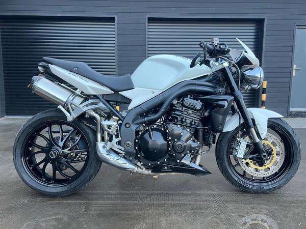 Triumph Speed Triple 1050 1050 - Image 1