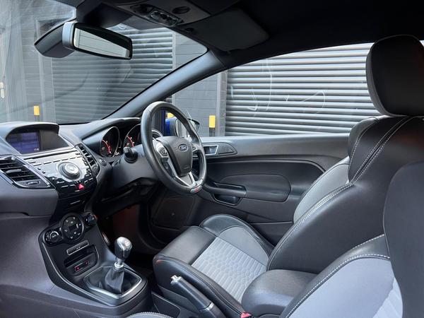 Ford Fiesta 1.6T EcoBoost ST-3 Euro 6 3dr - Image 3