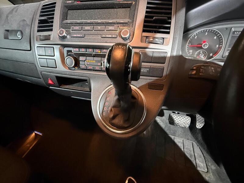 2015 Volkswagen Caravelle 2.0 TDI BlueMotion Tech SE DSG Euro 5 (s/s) 5dr