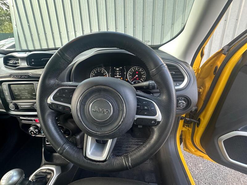 Jeep Renegade photo 11