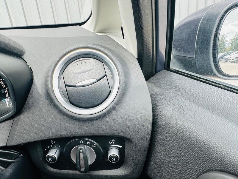 Ford Fiesta photo 19