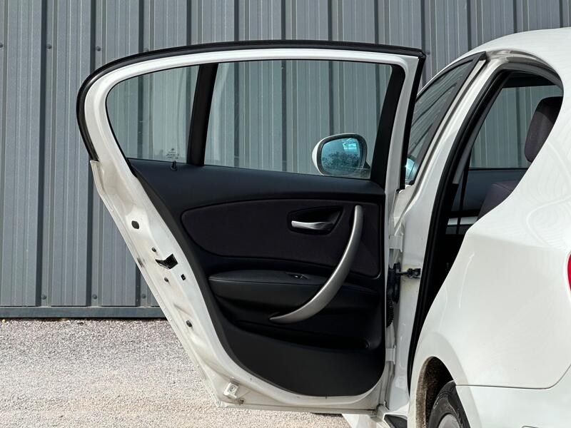 BMW 1 Series photo 29