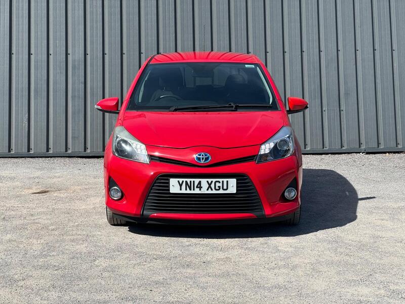 Toyota Yaris photo 3