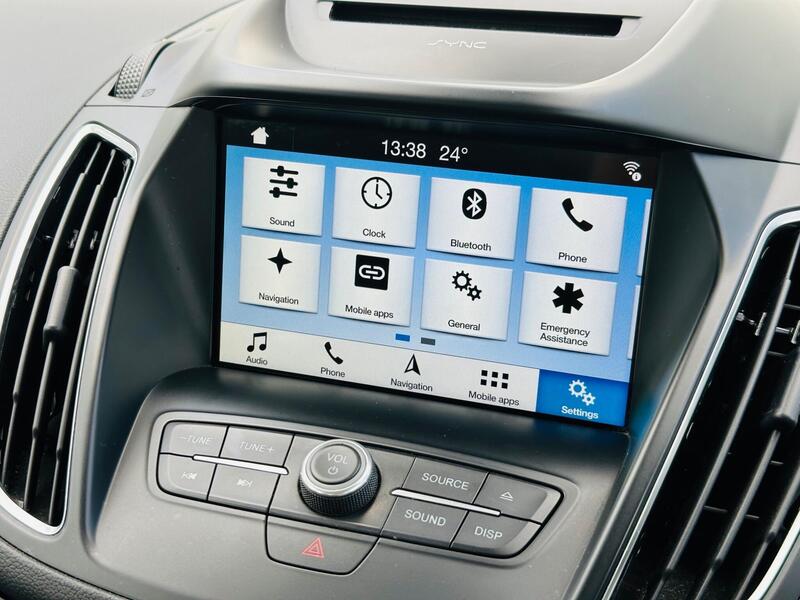 Ford Grand C-Max photo 25