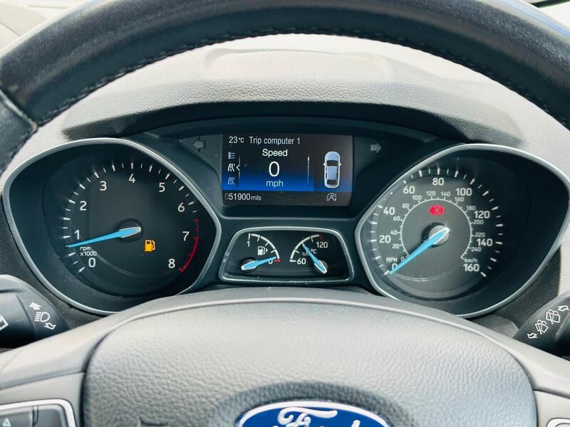 Ford Grand C-Max photo 22