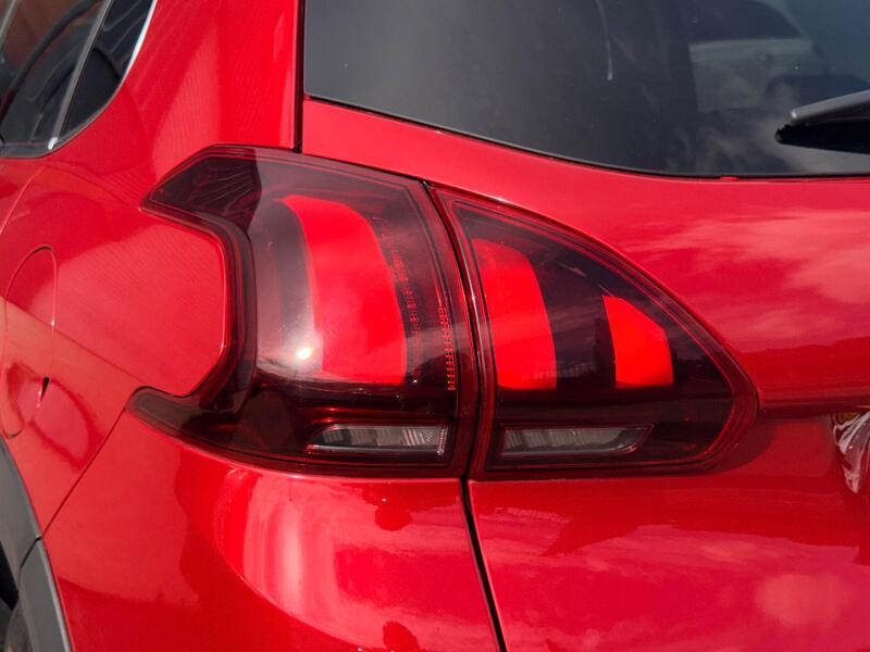 Peugeot 2008 1.2 PureTech Allure Euro 6 (s/s) 5dr image 14