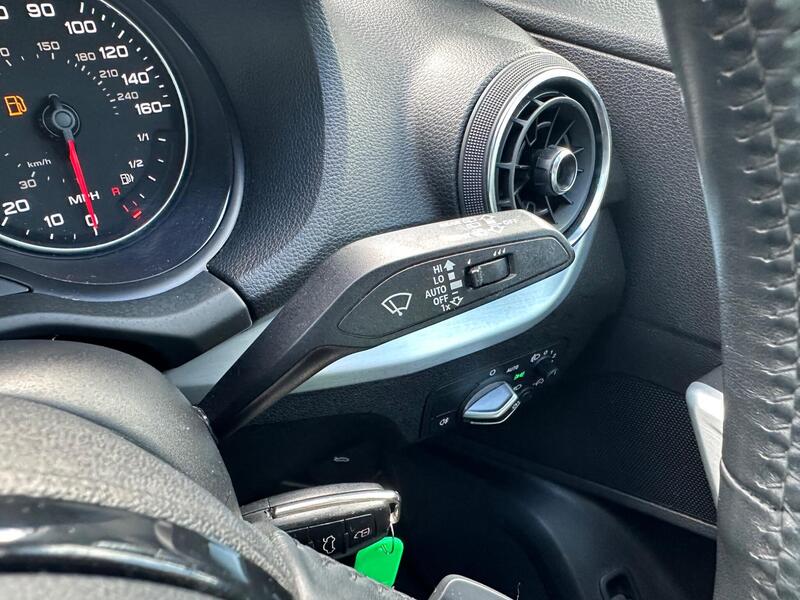 Audi Q2 photo 41