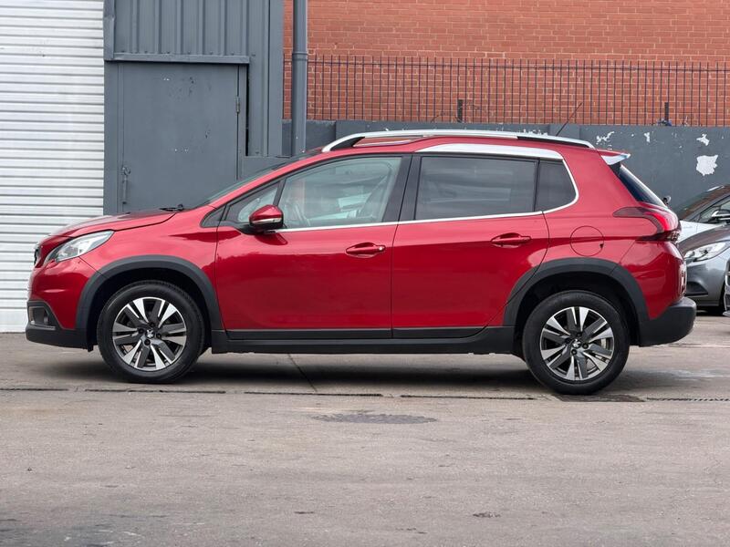 Peugeot 2008 1.2 PureTech Allure Euro 6 (s/s) 5dr image 10