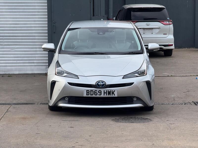 Toyota Prius 1.5 CVT 4dr image 3
