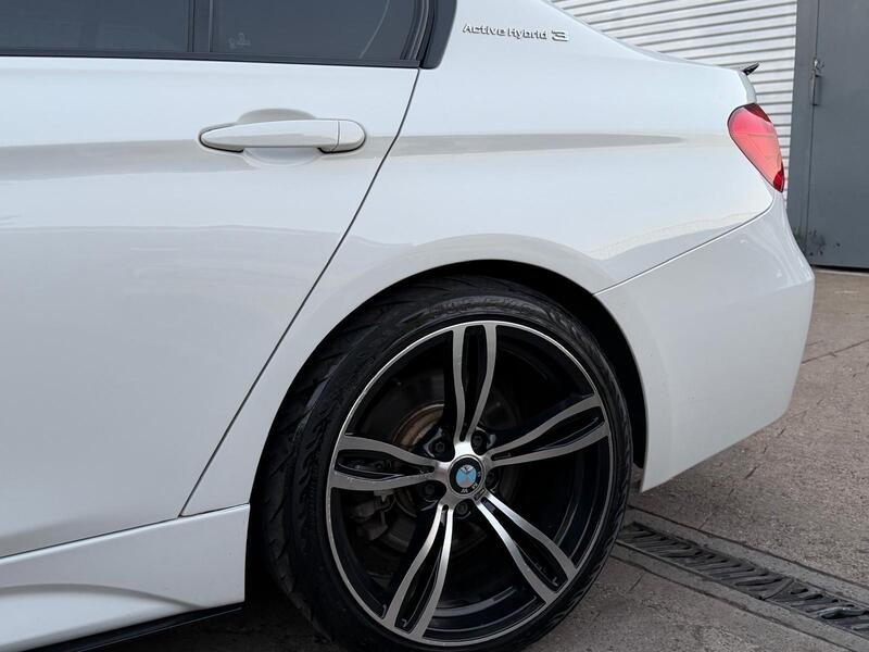 BMW 3 Series 3.0 340i M Sport Touring Auto Euro 6 (s/s) 5dr image 35