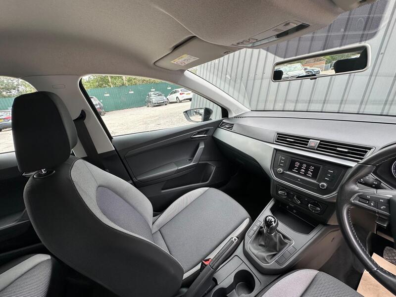 SEAT Ibiza photo 37