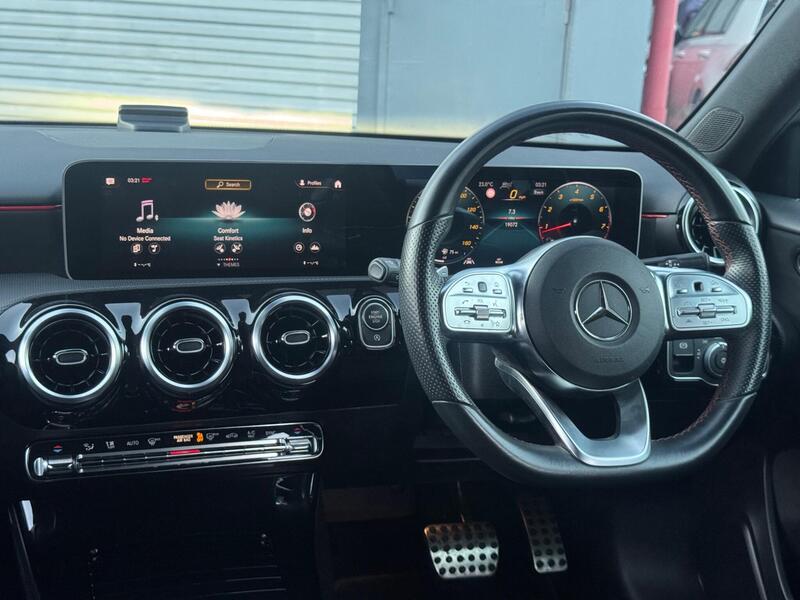 Mercedes-Benz A Class 1.3 A180 Sport 7G-DCT Euro 6 (s/s) 5dr image 20