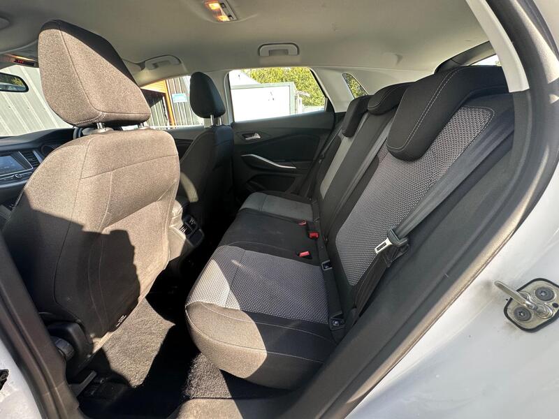 Vauxhall Grandland X photo 11