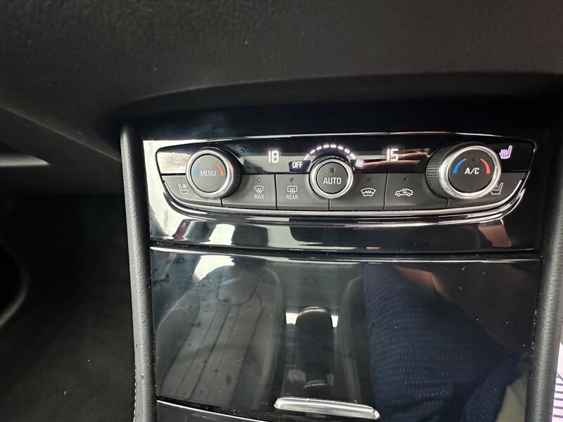 Vauxhall Grandland X photo 9
