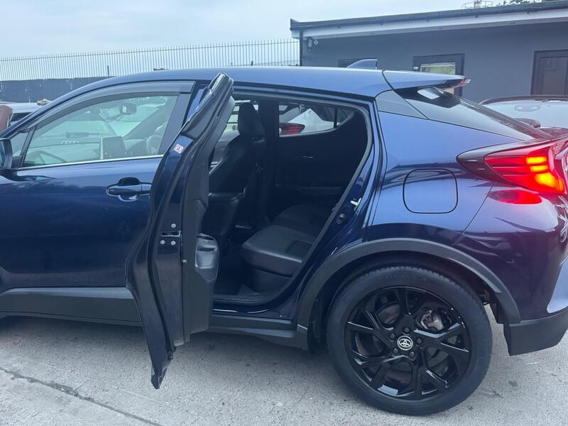 Toyota C-HR image 9