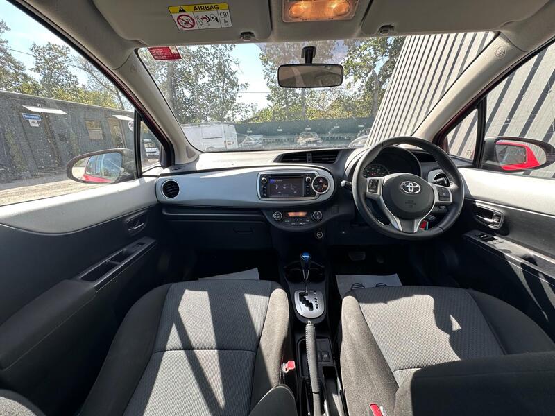 Toyota Yaris photo 7
