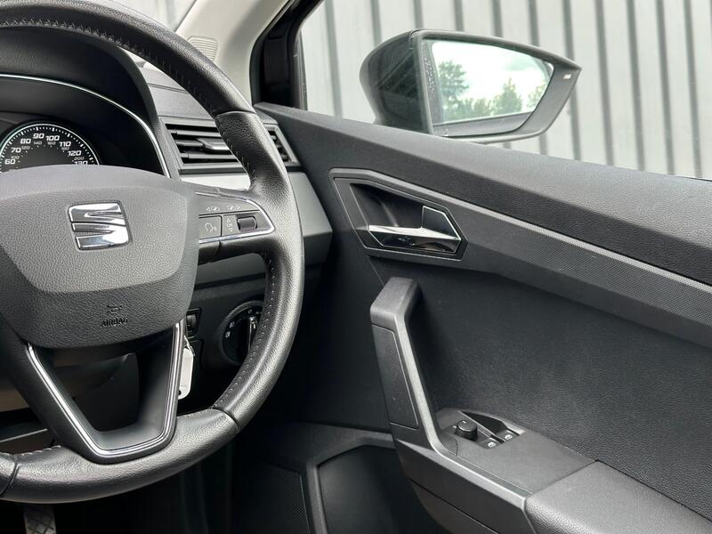 SEAT Ibiza photo 21