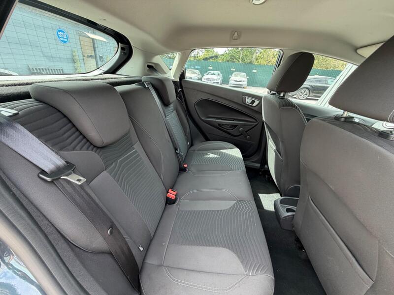 Ford Fiesta photo 35