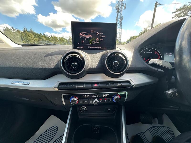 Audi Q2 photo 20