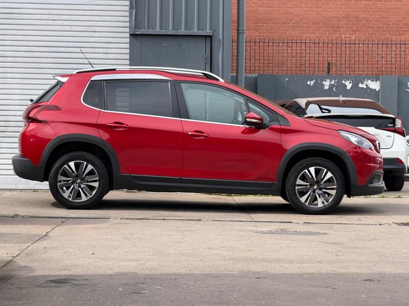 Peugeot 2008 1.2 PureTech Allure Euro 6 (s/s) 5dr image 9