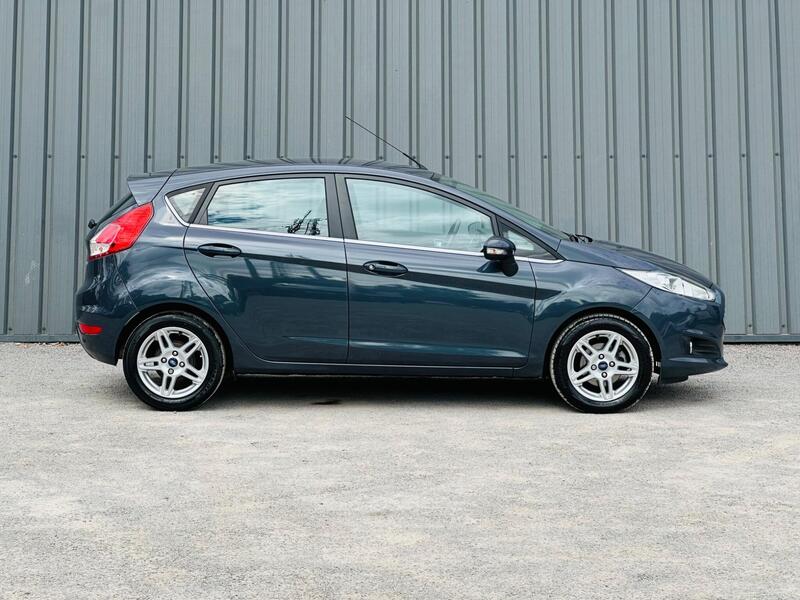 Ford Fiesta photo 8