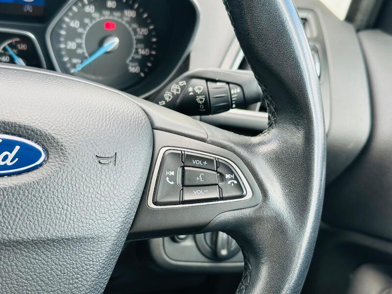 Ford Grand C-Max photo 31