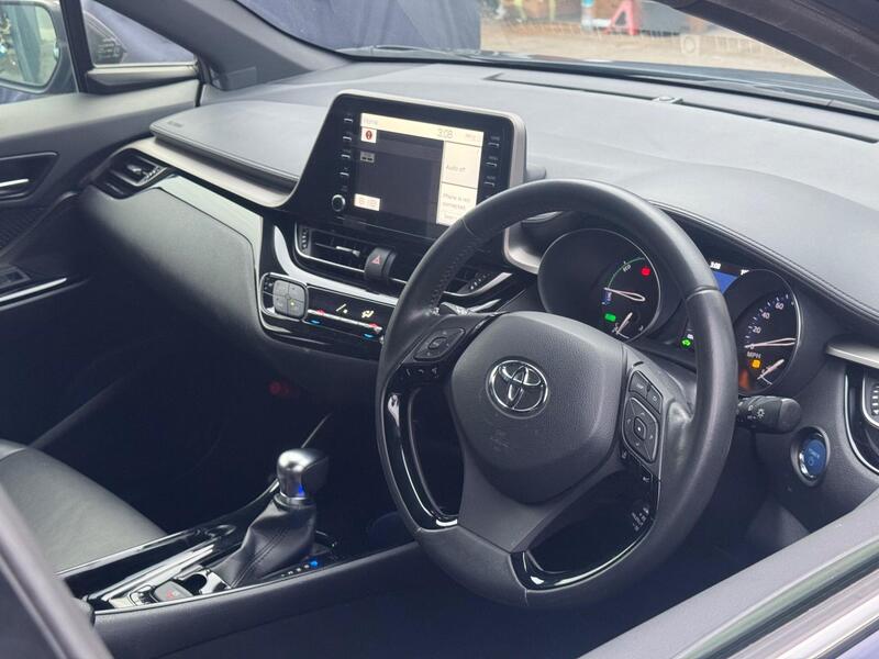 Toyota C-HR image 16